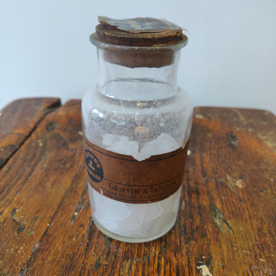 Vintage set of 5 apothecary/chemist bottles stunning display piece!