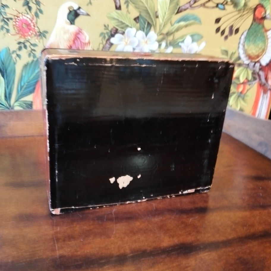 Vintage Chinese red lacquered box with hand painted bird decoration