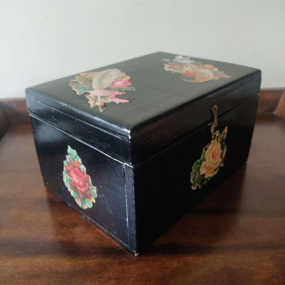 Vintage hand painted probably barge ware jewellery or trinket keepsake boxe