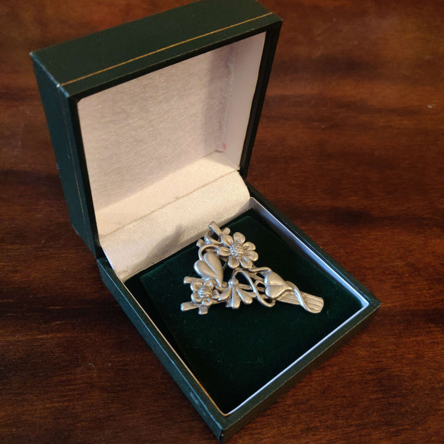 Vintage pewter flower Posey brooch