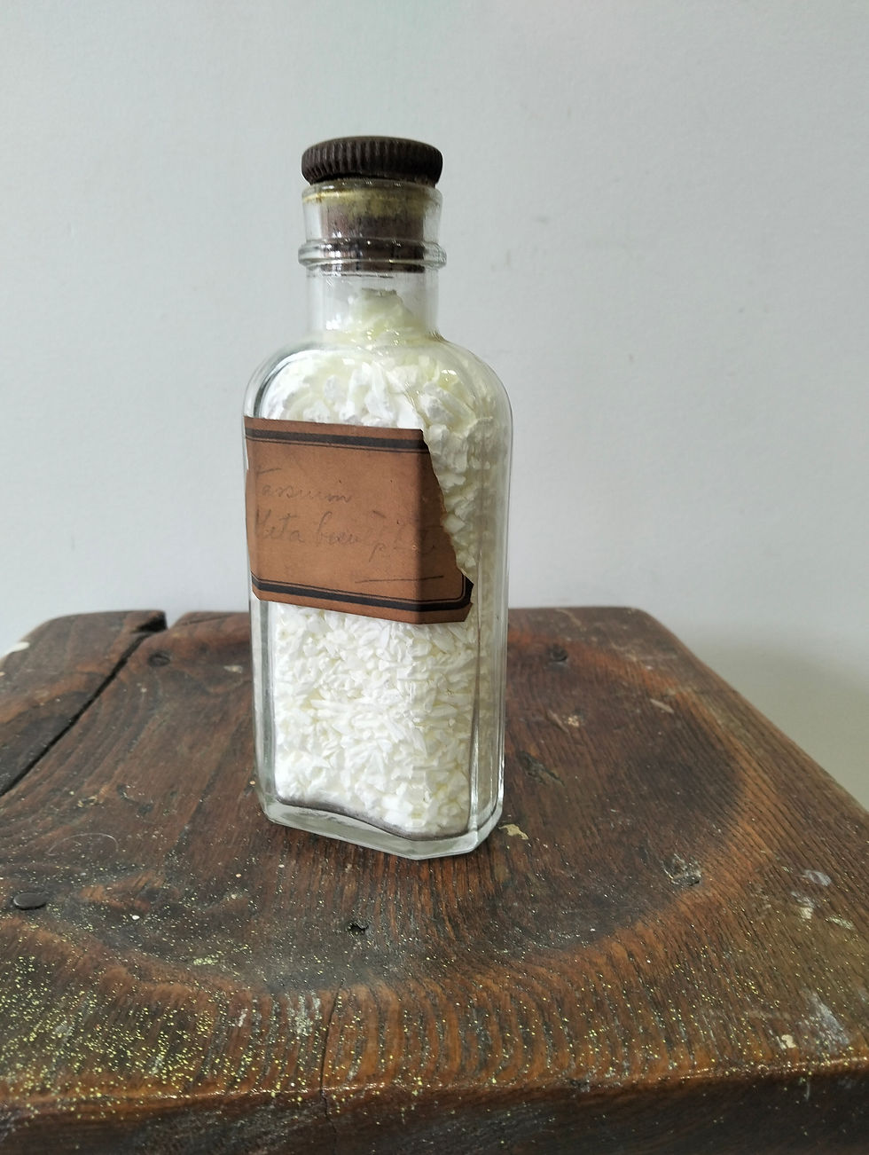 Vintage may be older apothecary or chemist bottle potassium? Or fruit salts ?