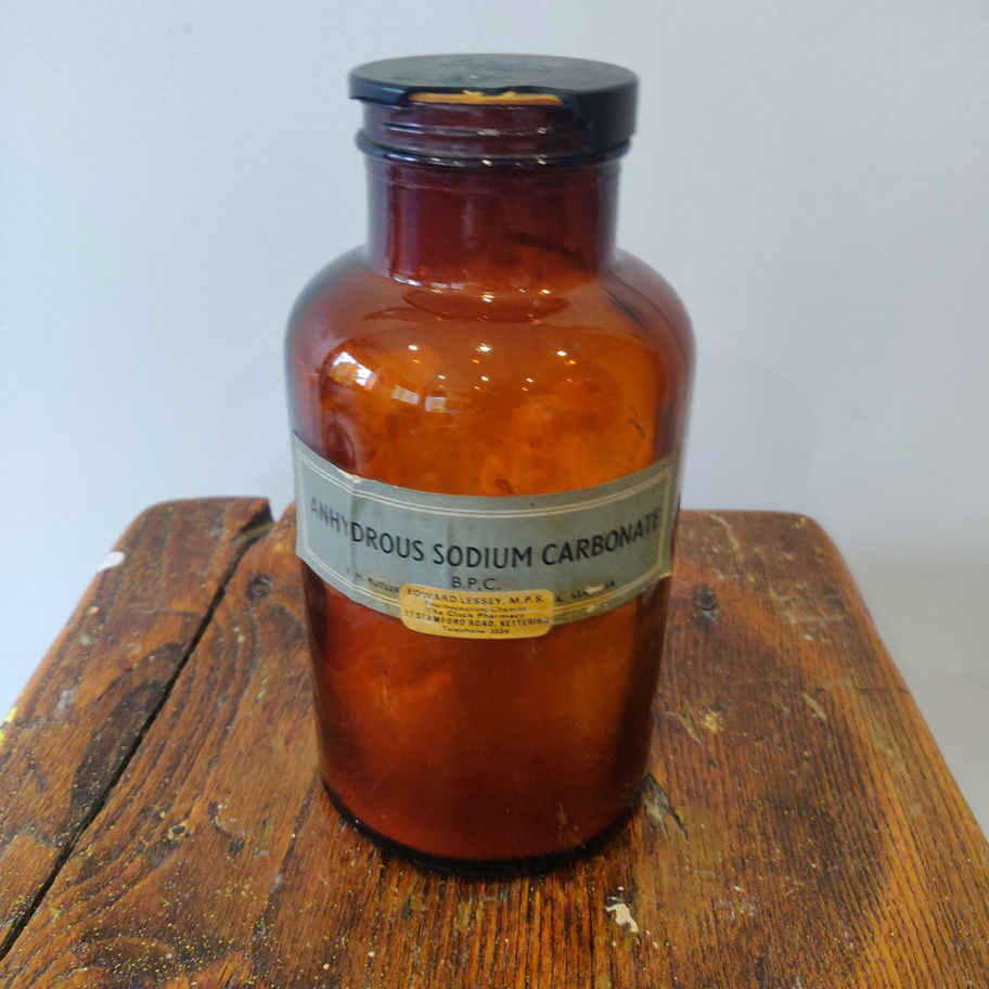 Vintage set of 5 apothecary/chemist bottles stunning display piece!