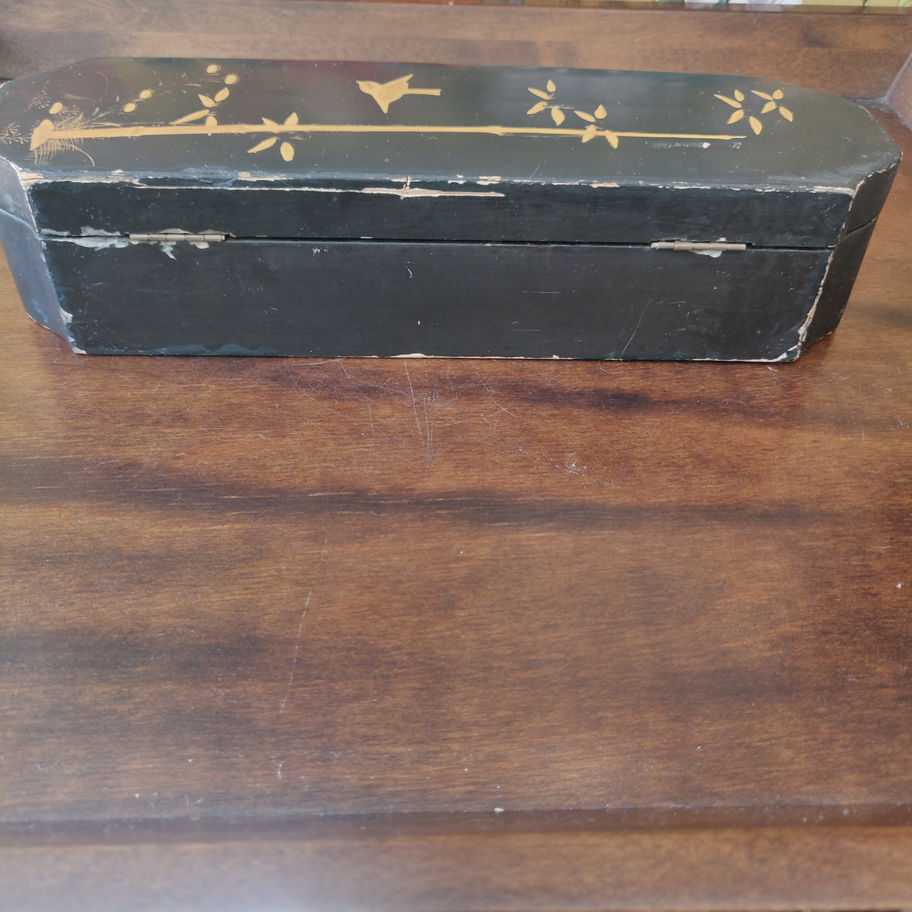 Antique early 20th century or late 19th century laquared and gold leaf glove box
