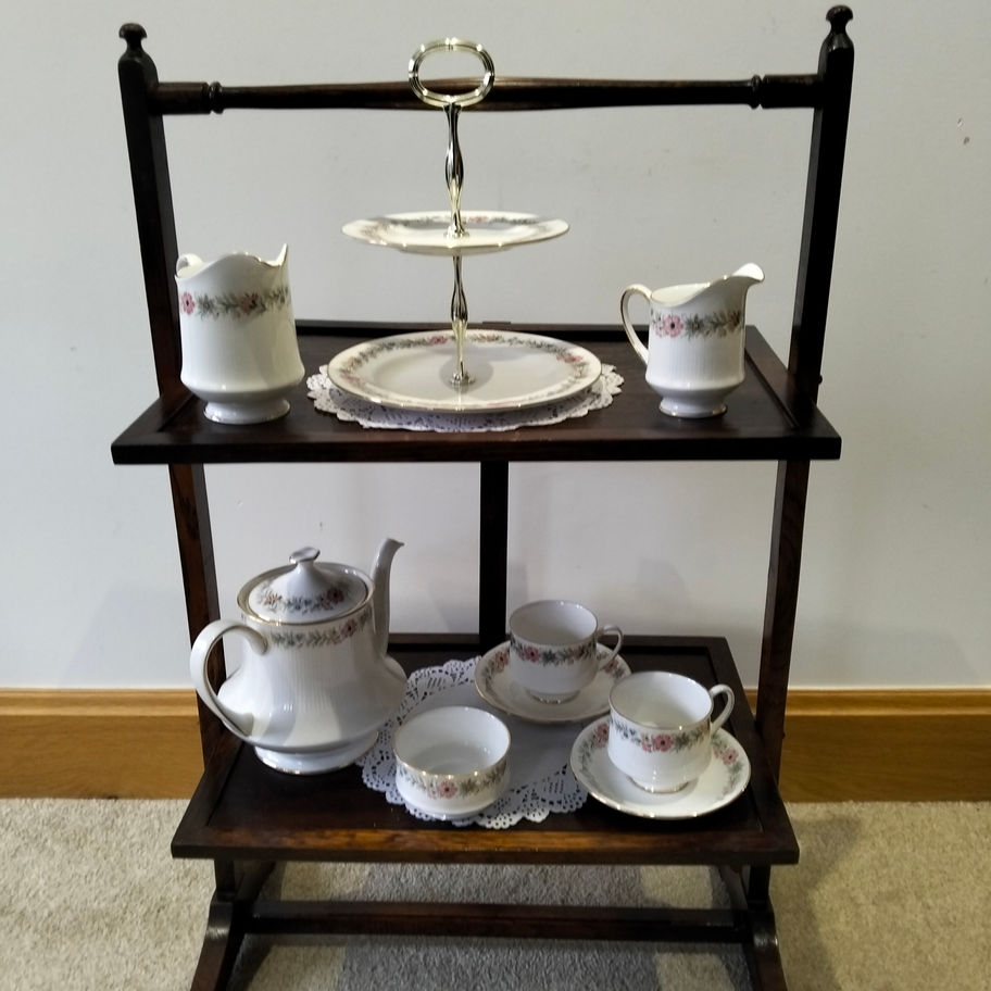 Antique Victorian late 19th or early 20th century mahogany cake or butler stand