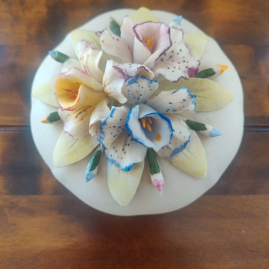 Capodimonte vintage clay hand made box