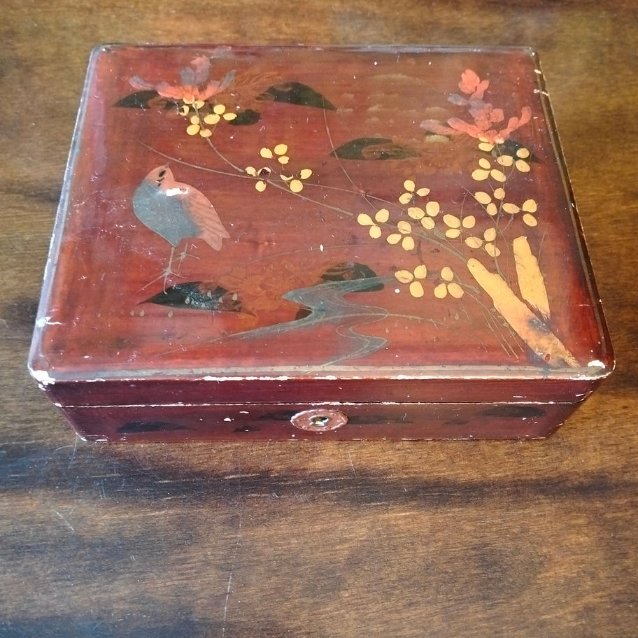 Vintage Chinese red lacquered box with hand painted bird decoration