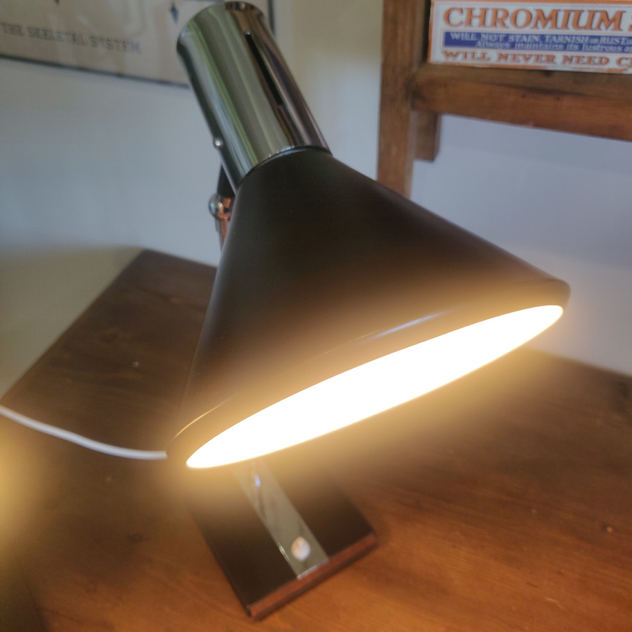 Vintage 1960s / 70s sis Leuchten Bauhaus revival pair of bedside/ desk lamps !!