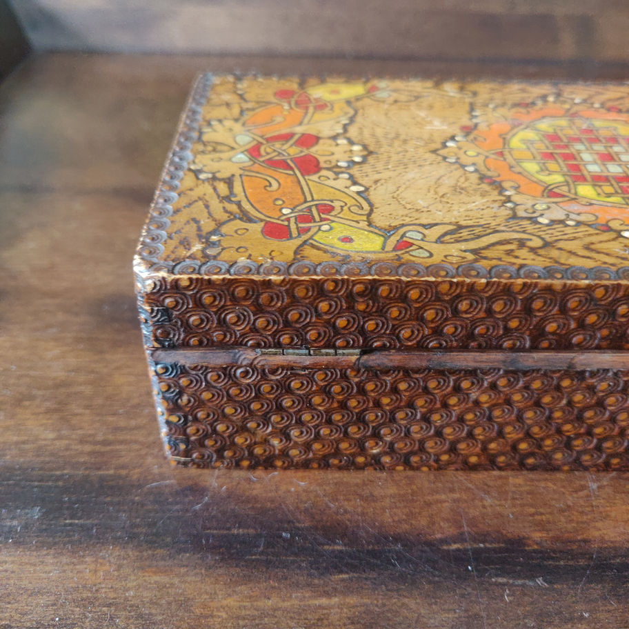 Vintage pyrography pine and hand painted box very decorative