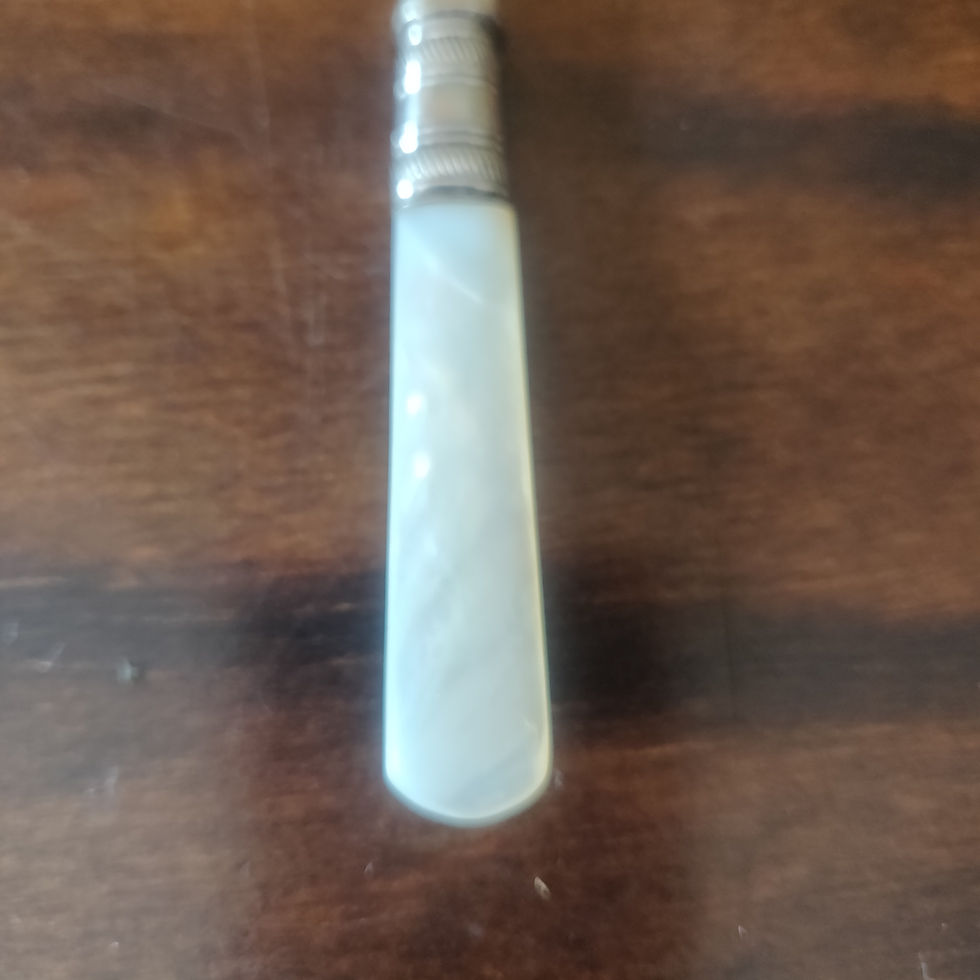 縮圖：Antique early 20th century silver plate bread/ meat fork trident mother of pearl