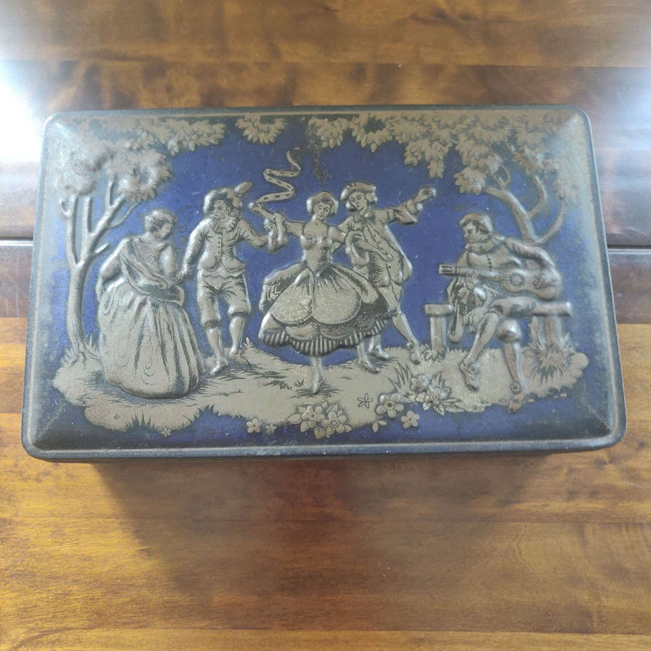 Vintage callard & bowsers confectionery tin