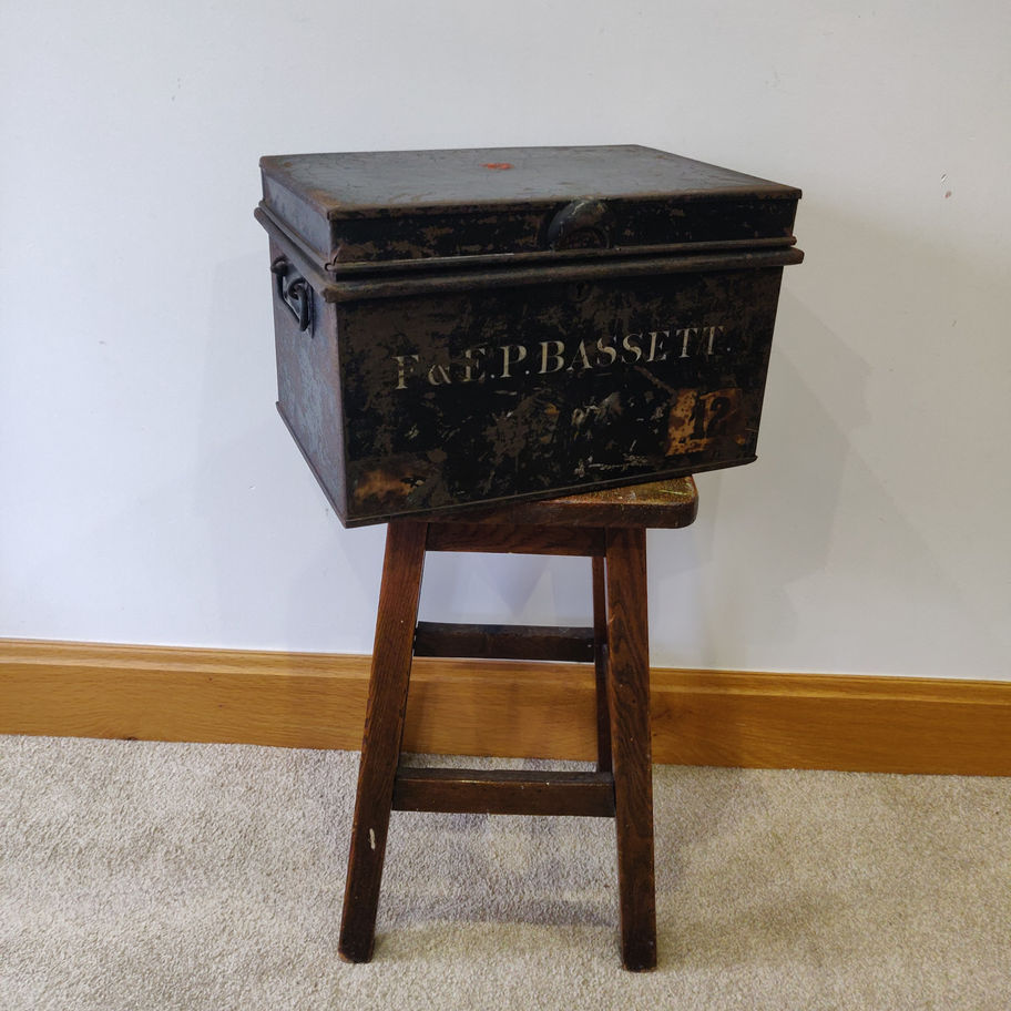 Antique Victorian late 19th or early 20th century metal 2 side handles deed box