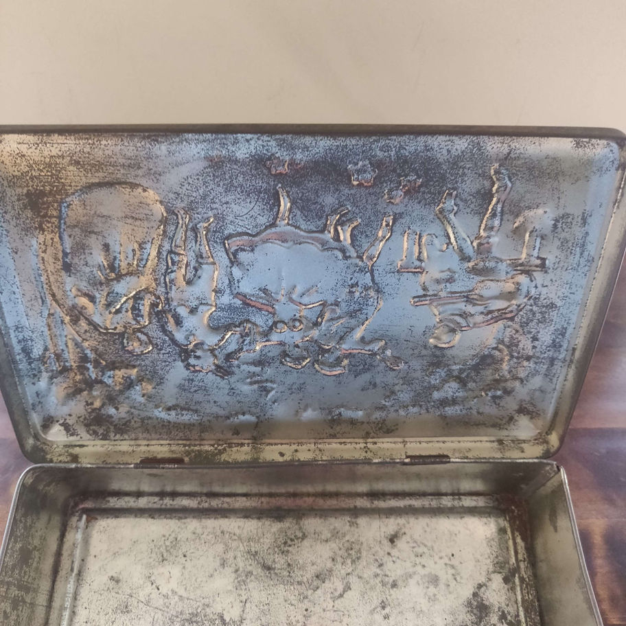 Vintage callard & bowsers confectionery tin