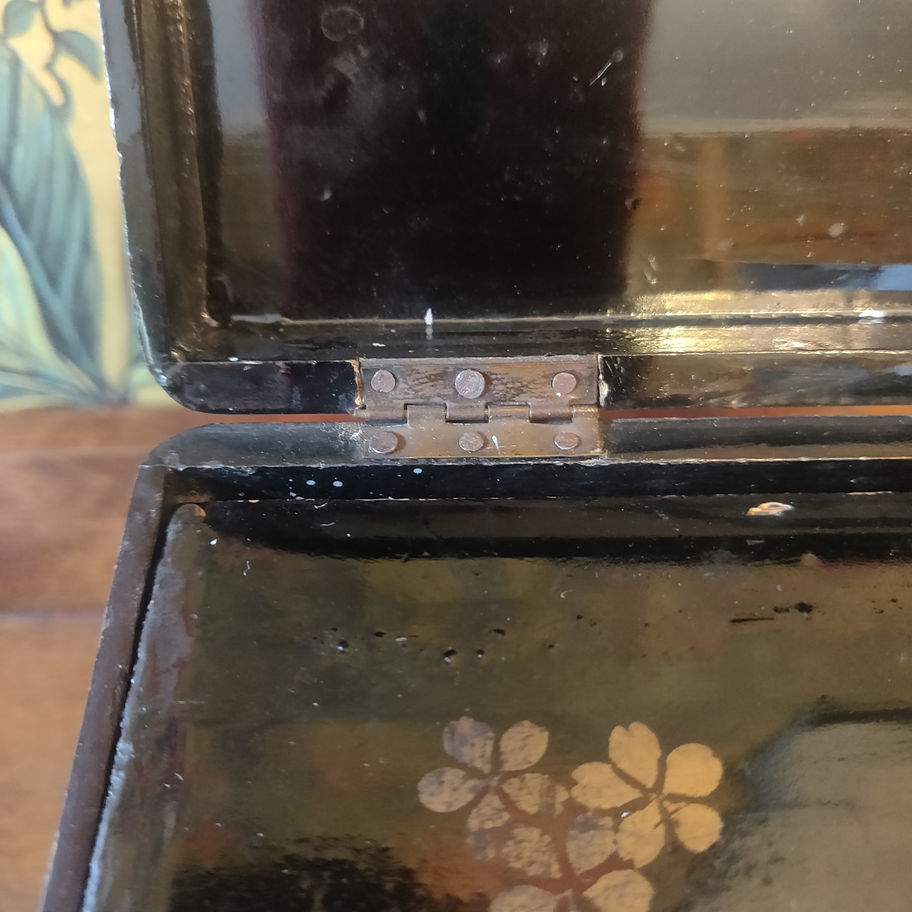 Antique Victorian late 19th century or early 20th century Japanese Tea caddy