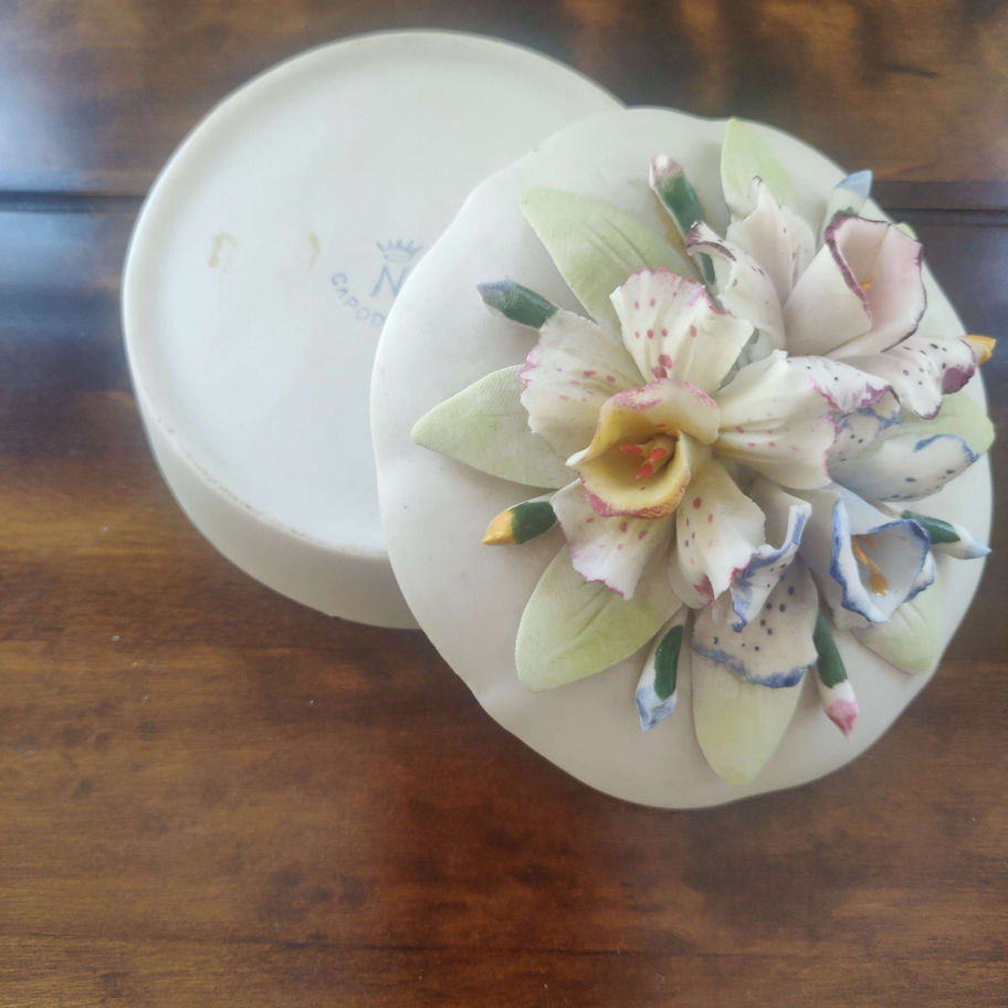 Capodimonte vintage clay hand made box