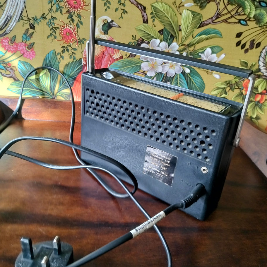 Vintage Ferguson 3 Waveband Portable Radio – Made in Hong Kong ( fully working)