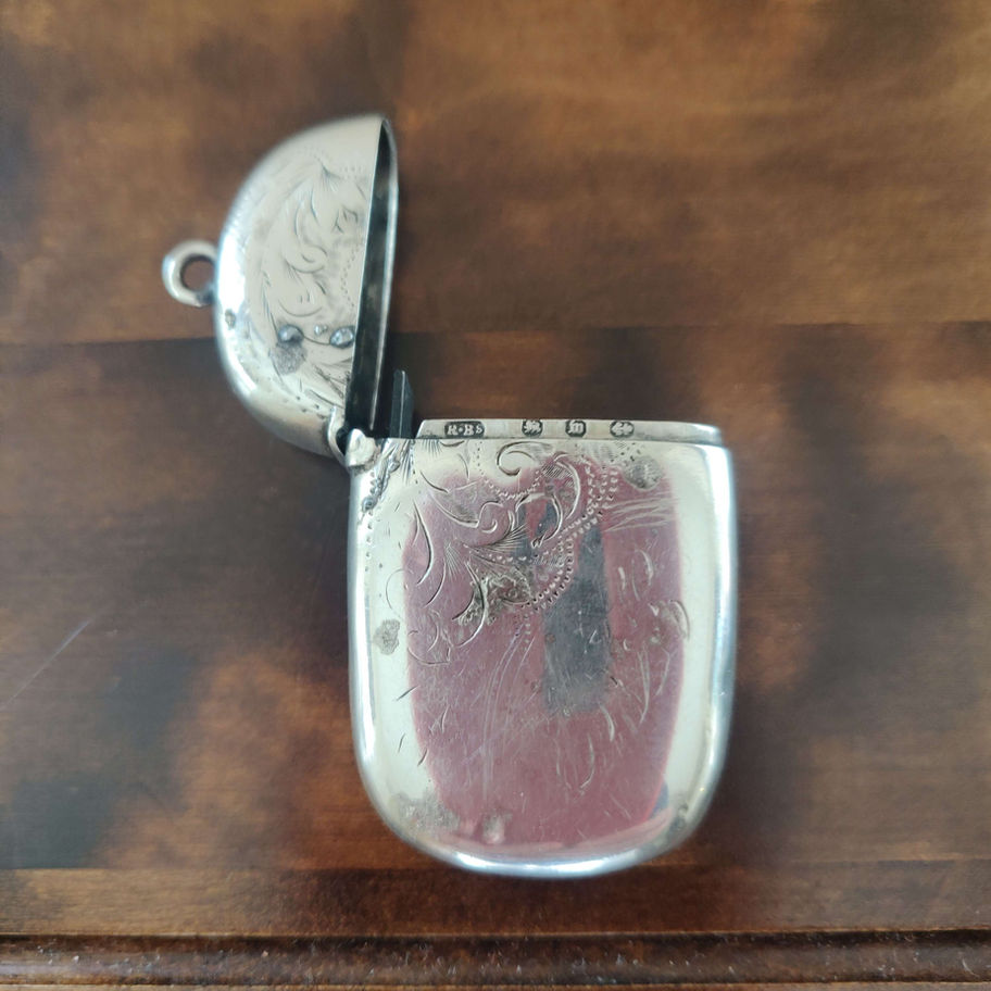 Antique Birmingham 1911 solid silver vesta case rolaston bros