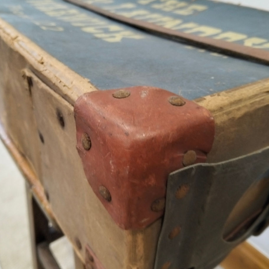 Vintage Commercial Laundry Box – The Park Laundry, Warwick Made by The Enfield