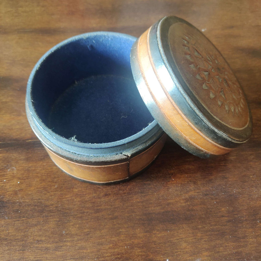 Vintage leather hand made trinket box hand carved star design to lid