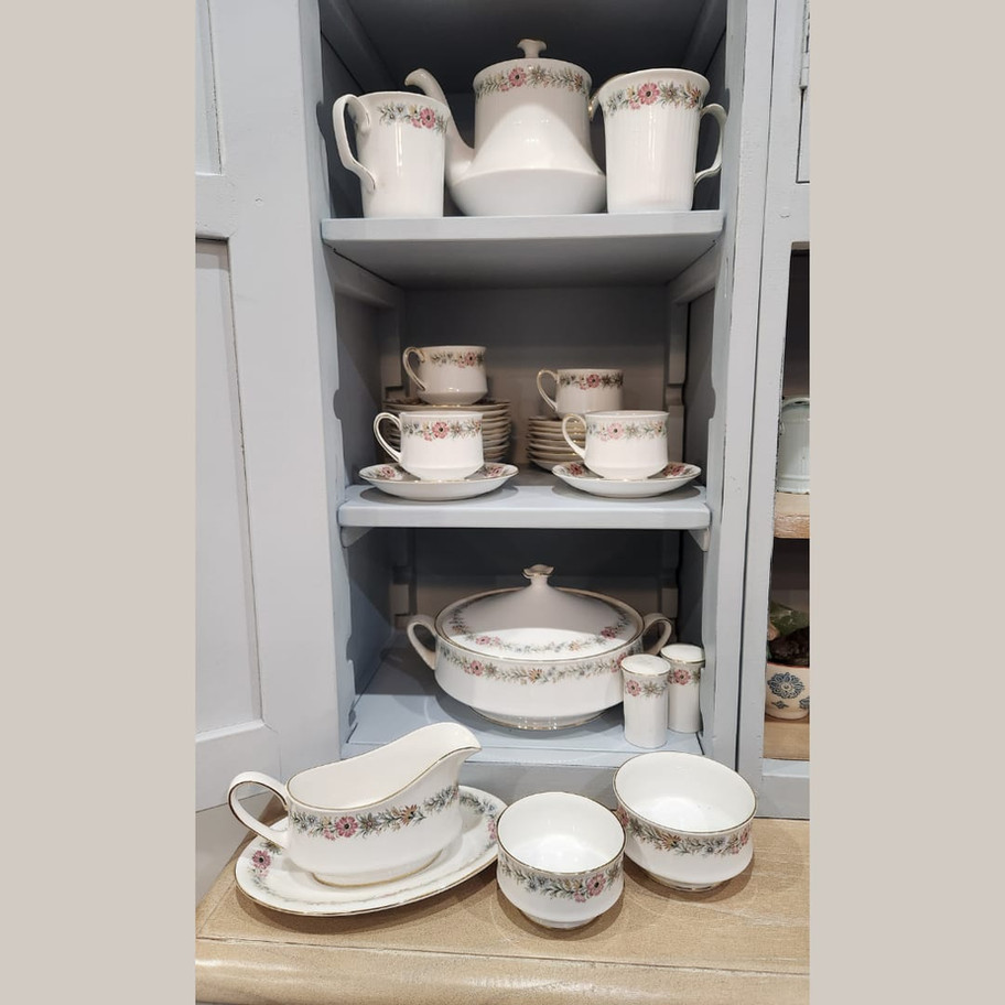 Royal Albert dinner service