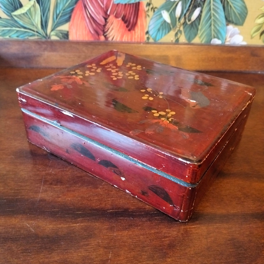 Vintage Chinese red lacquered box with hand painted bird decoration