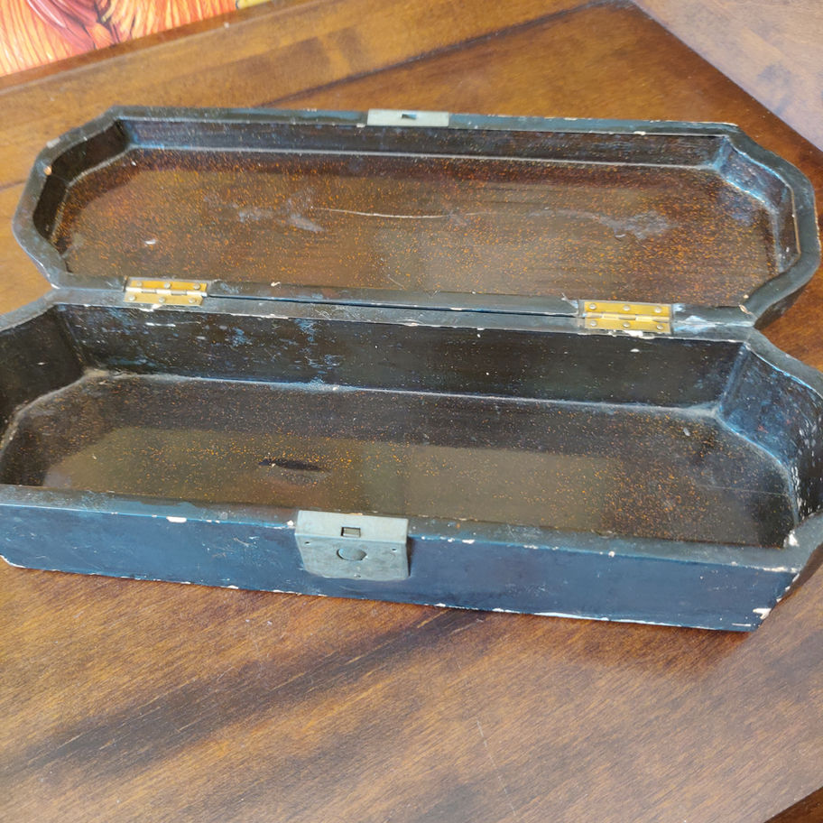 Antique early 20th century or late 19th century laquared and gold leaf glove box