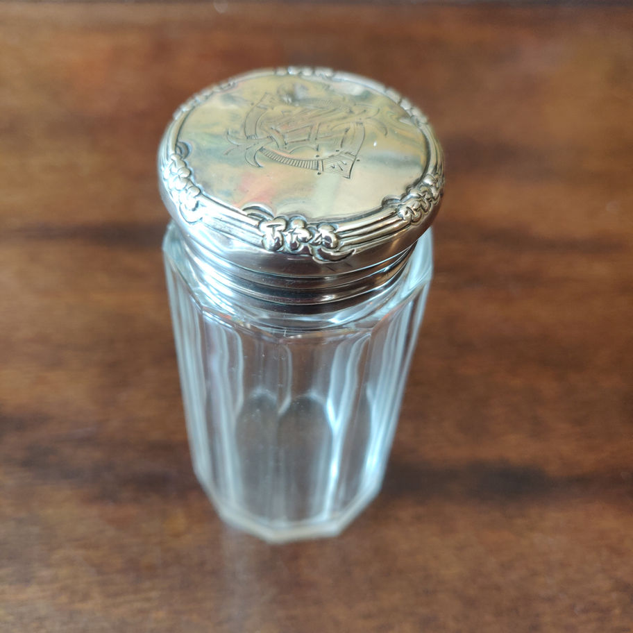 Antique 1911 Edwardian Walker and Hall silver topped London Hallmark ribbed jar