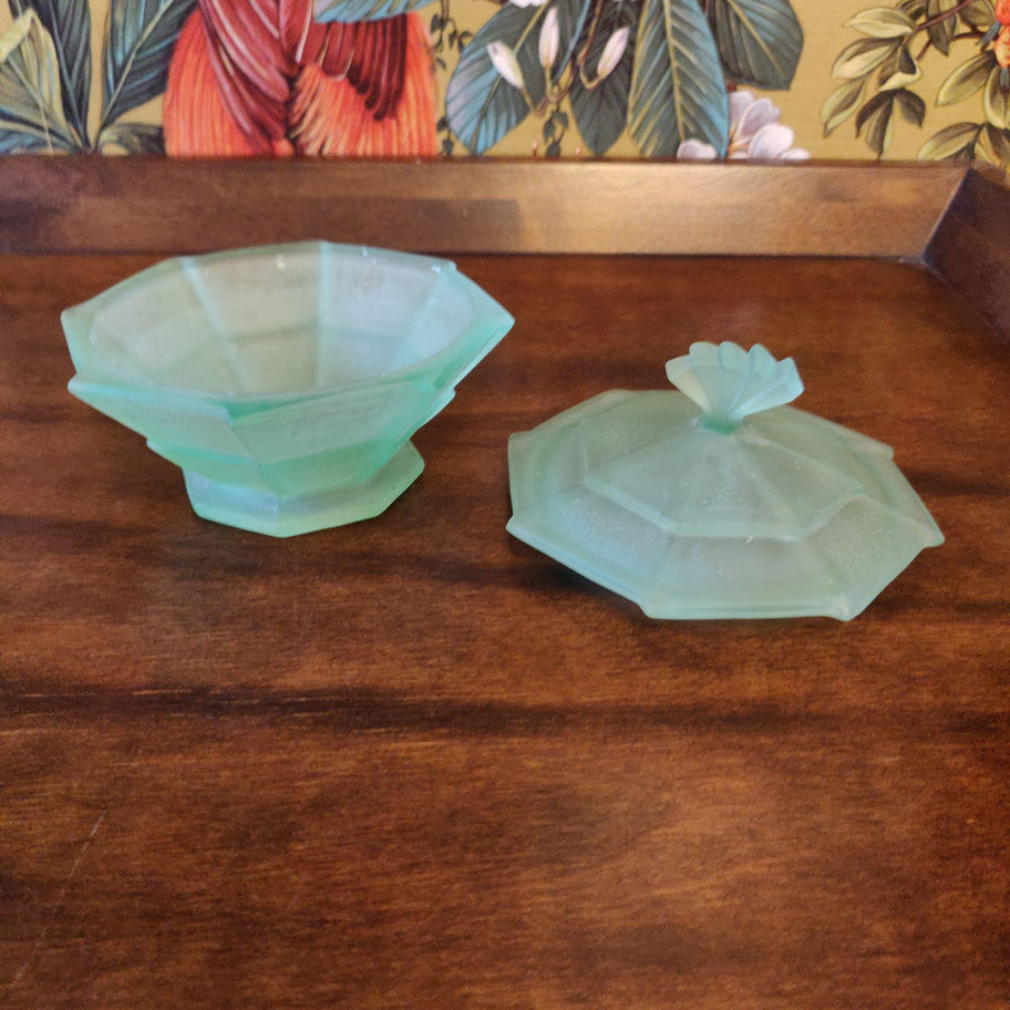 Antique art deco 1920s uranium glass dressing table jar incredible condition