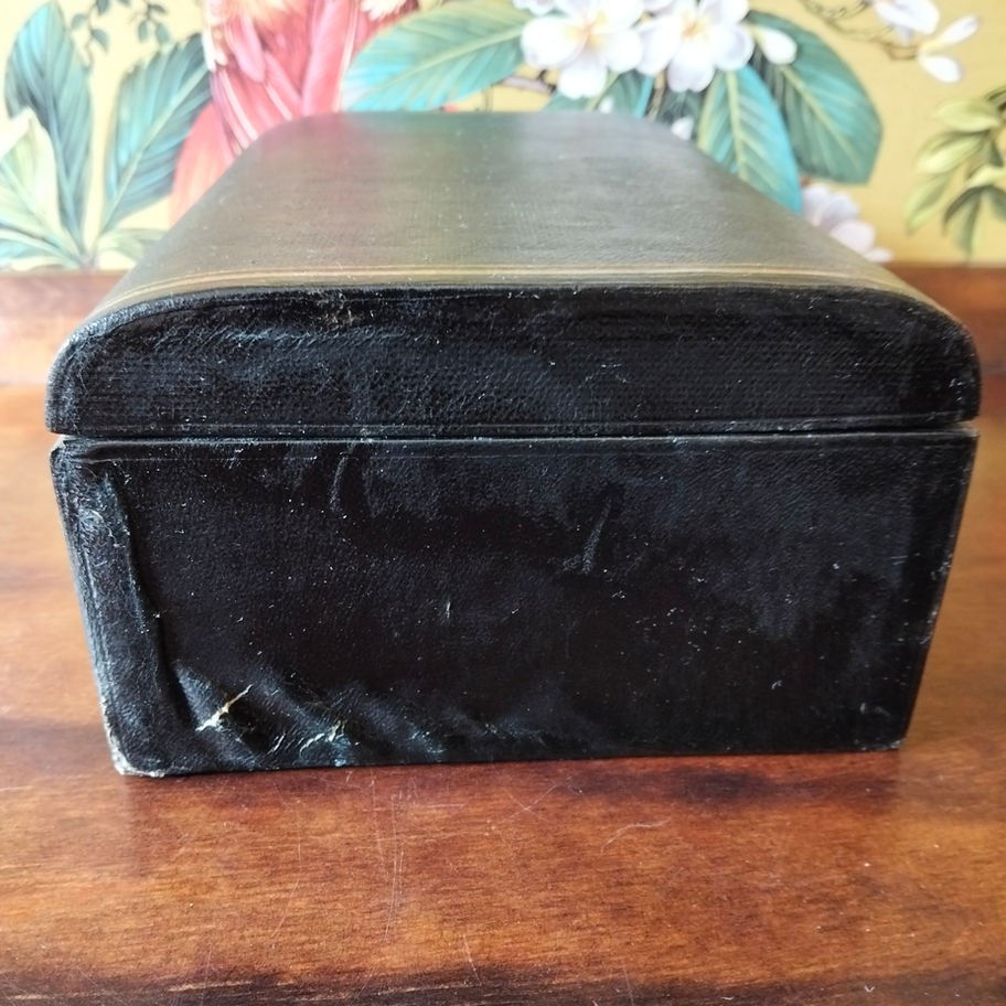 Vintage Black Leatherette Jewellery / Keepsake Box with gold decorative lines