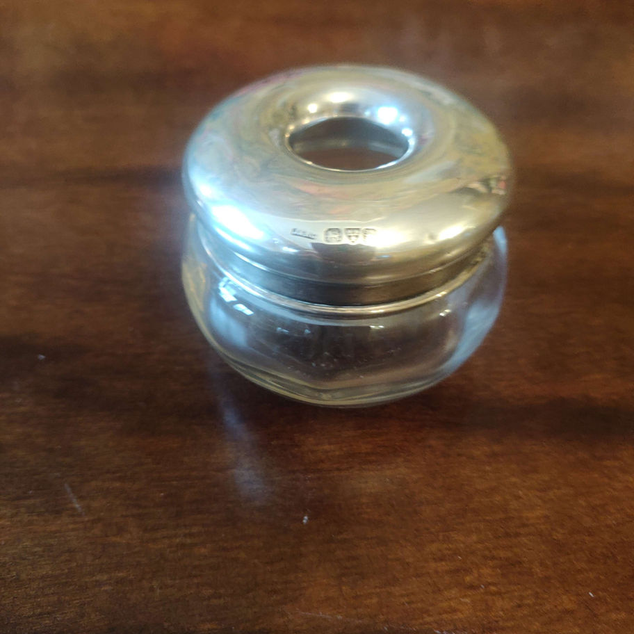 Antique 1912 chester silver Hallmarked vanity dressing table jar