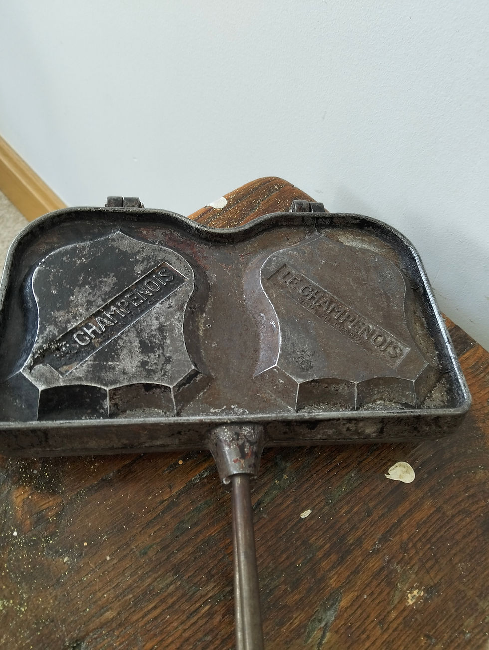 Vintage French Cast Iron Toastie / Sandwich Maker“Le Champenois  Modèle Dépose