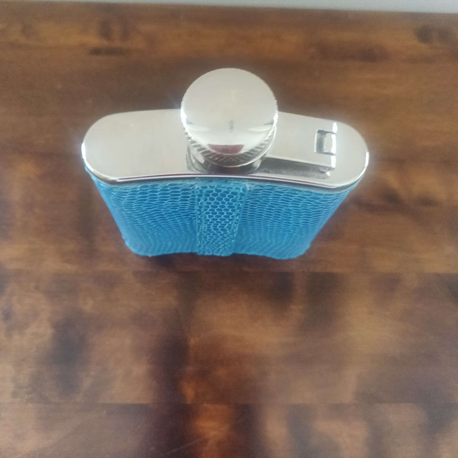 Small hip flask 2 1/2 oz stainless steel with shagrin style cover