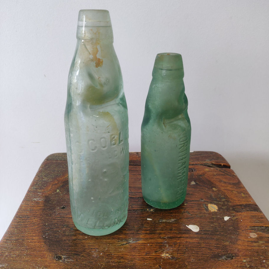 Antique early 20th century codd glass bottle with original stopper amazing!!