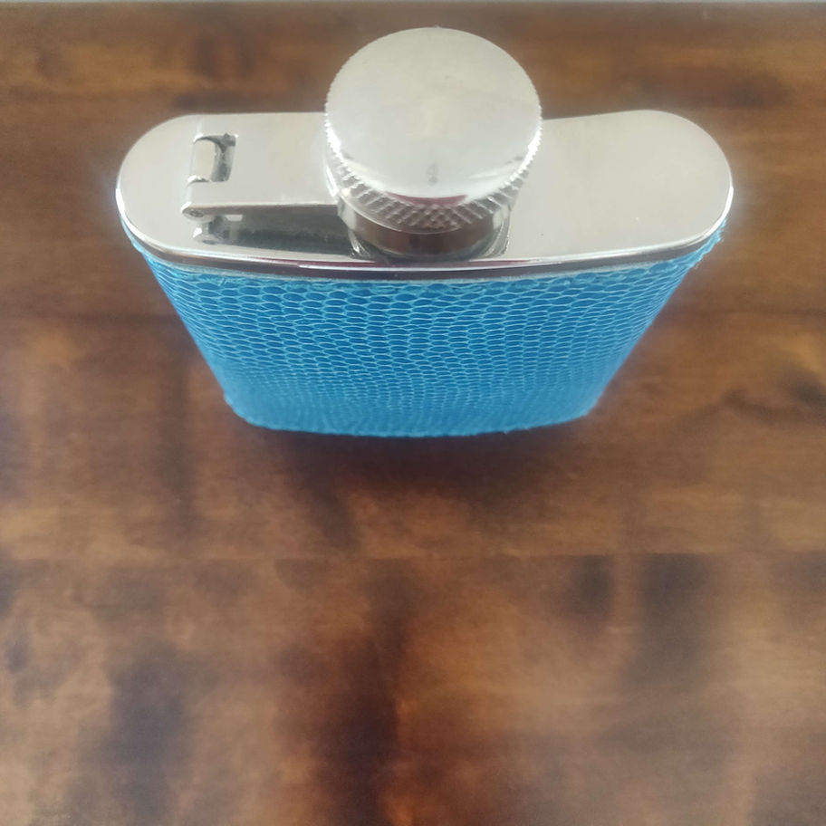 Small hip flask 2 1/2 oz stainless steel with shagrin style cover