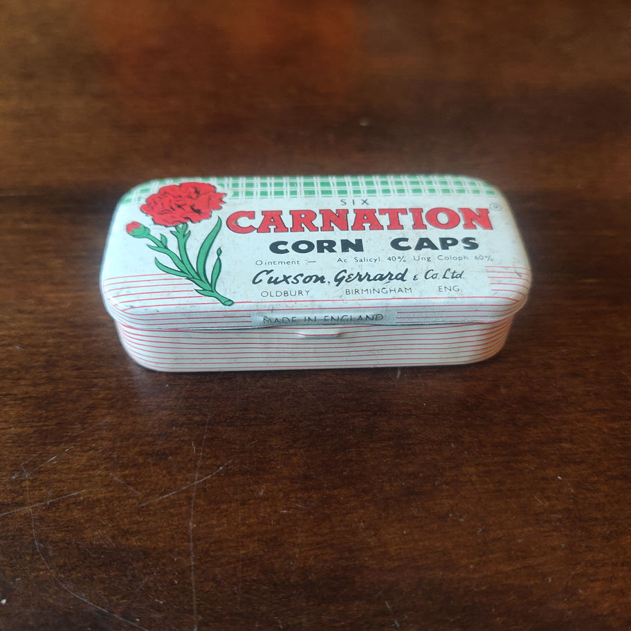 Vintage small carnation corn caps decorative tin 1950s