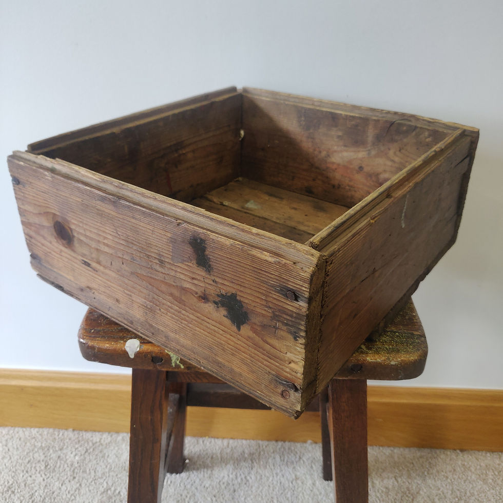Прев'ю: Antique early 20th century oak crate original not reproduction