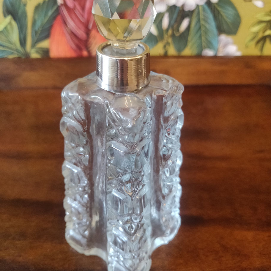 Antique early 20th century Victorian/Edwardian silver top hobnail scent bottle