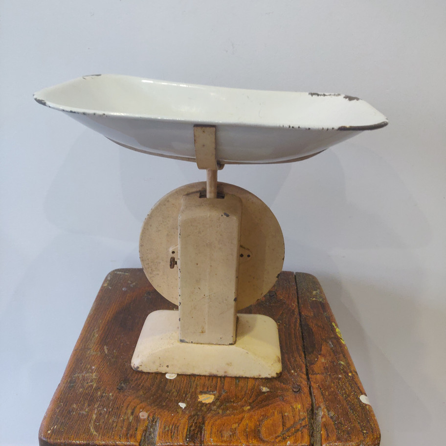 Vintage Waymaster household kitchen scale with original enamel tray
