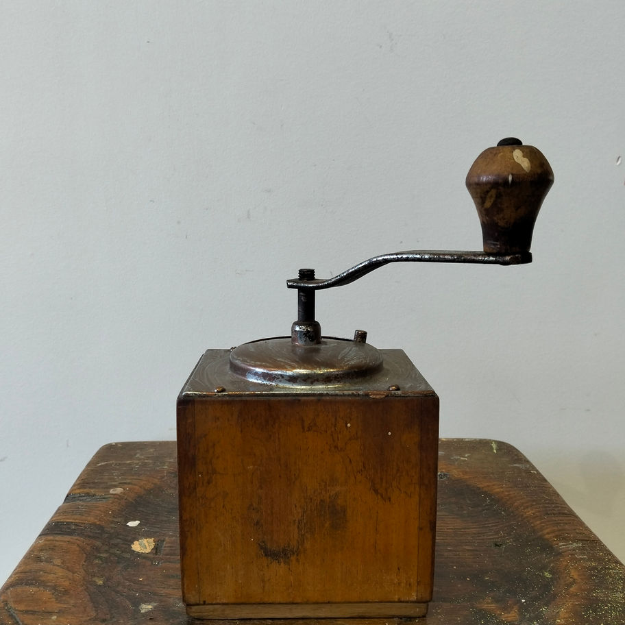 Vintage 1930s to 50s Pe De ( Peter Dienes) coffee grinder German maker