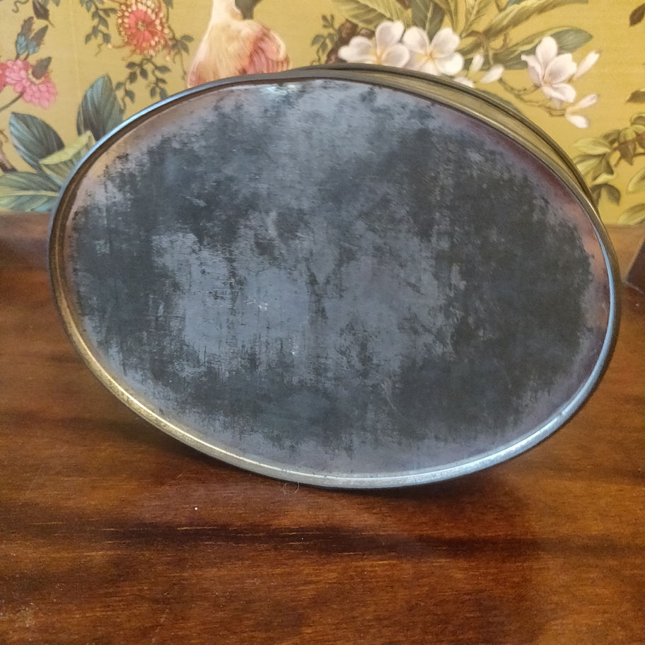 Vintage mid century Benson toffee tin featuring the queen Mary and other ships