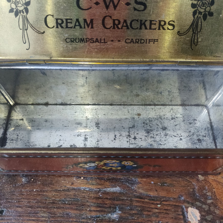 Antique early 20th century lithograph c.w.s ( co op society) cream cracker tin