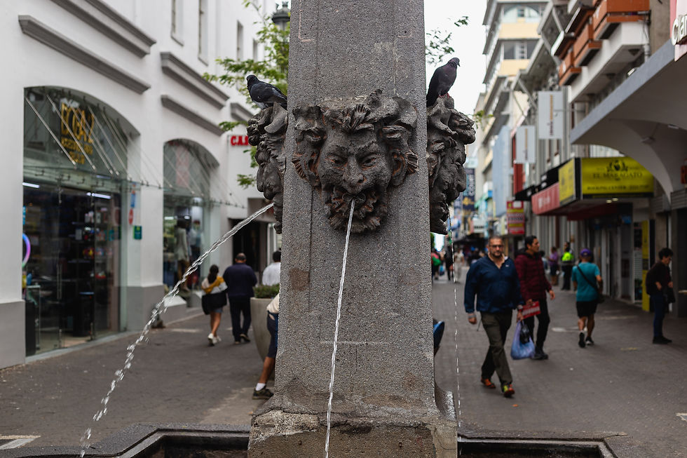 Basta con caminar por las calles de San José para palpar una realidad incómoda: la obsena desigualdad de eso que llamamos Costa Rica. Fotografía: Allan Barboza-Leitón | Colectivo de Comunicación LaKanaya.