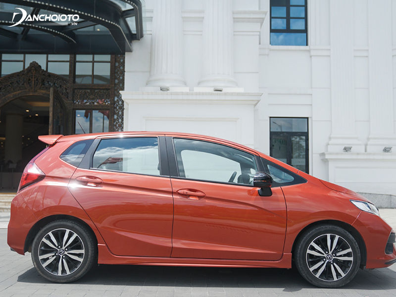 Honda Jazz E lazang 15 inch, Jazz G và RS có lazang 16 inch