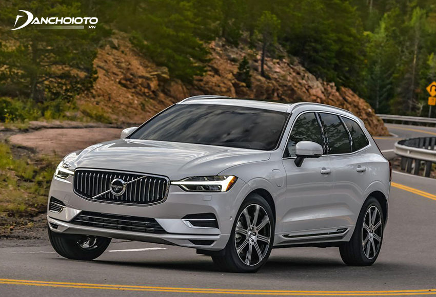 Volvo XC60 nổi tiếng khi là một trong những dòng xe 5 chỗ gầm cao an toàn nhất thế giới
