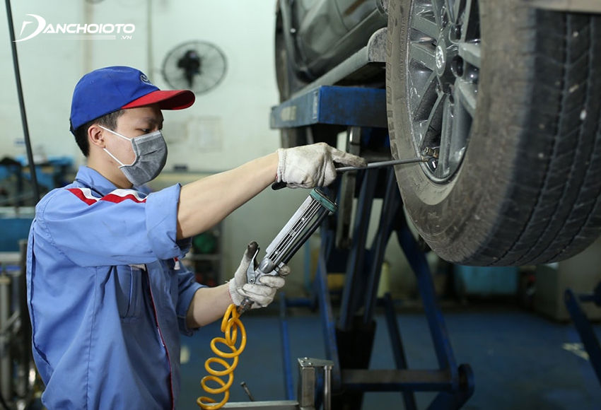 Bảo dưỡng cấp 1 tiến hành khi xe đã đi được 5.000 km hoặc sau mỗi 3 tháng