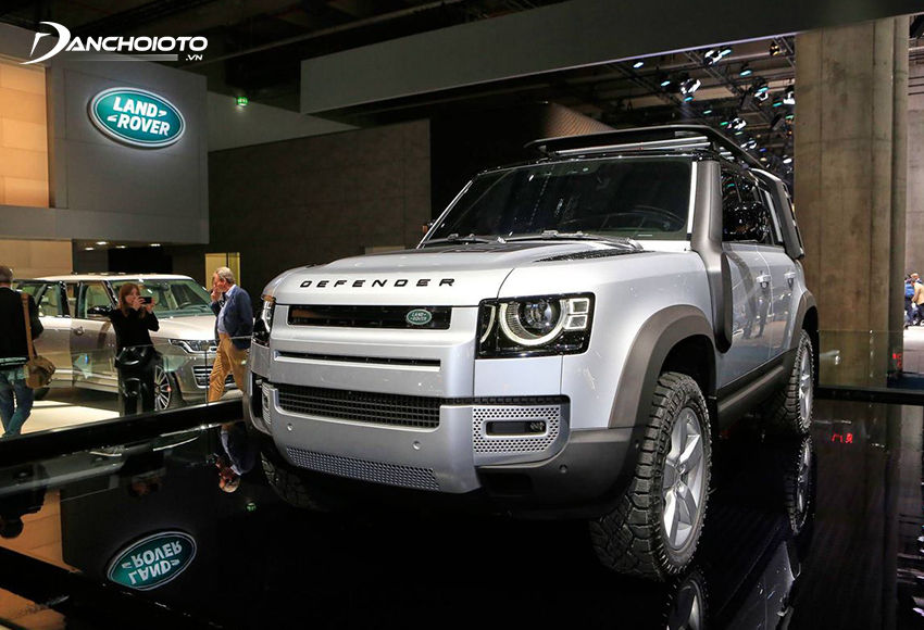 Land Rover Defender là một mẫu SUV hạng trung 7 chỗ mới của Land Rover