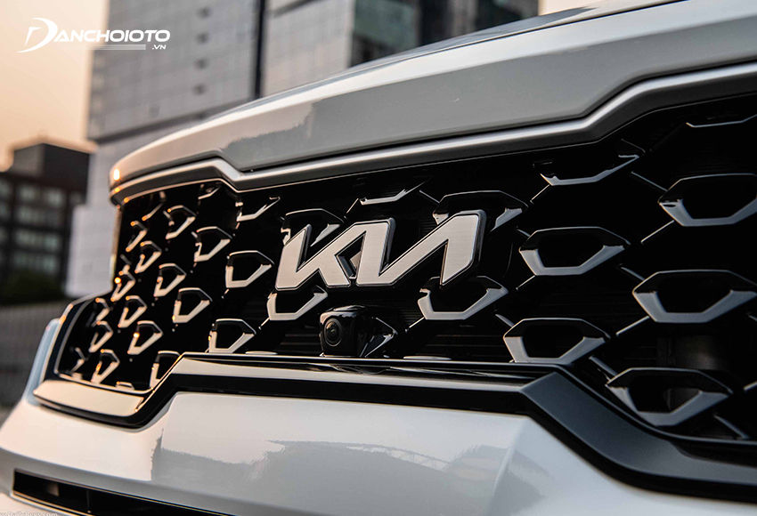 Kia Sorento 2023 chính thức sử dụng logo mới