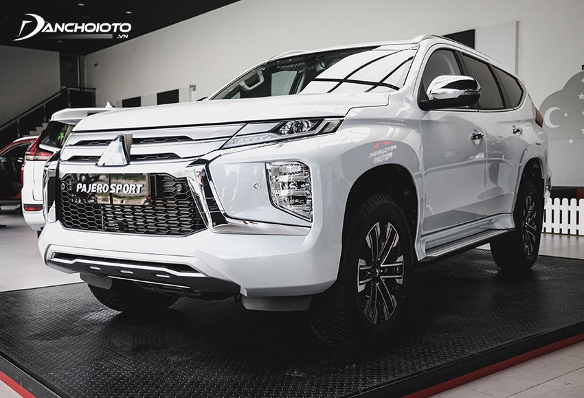Mitsubishi Pajero Sport thuộc dòng SUV 7 chỗ hạng D