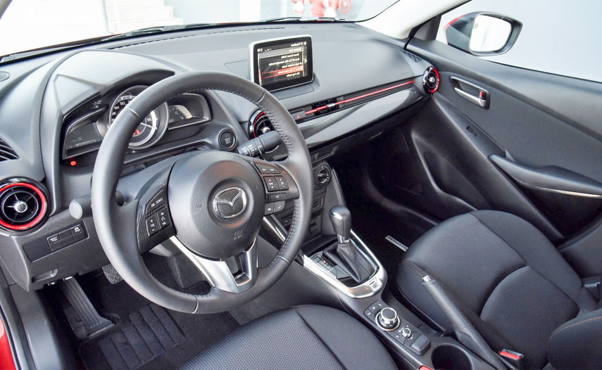 Mazda 2 2018 có hệ thống giải trí hiện đại hàng đầu phân khúc