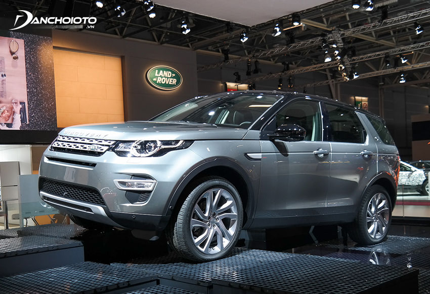 Land Rover Discovery Sport là một mẫu xe SUV 7 chỗ hạng sang cỡ nhỏ