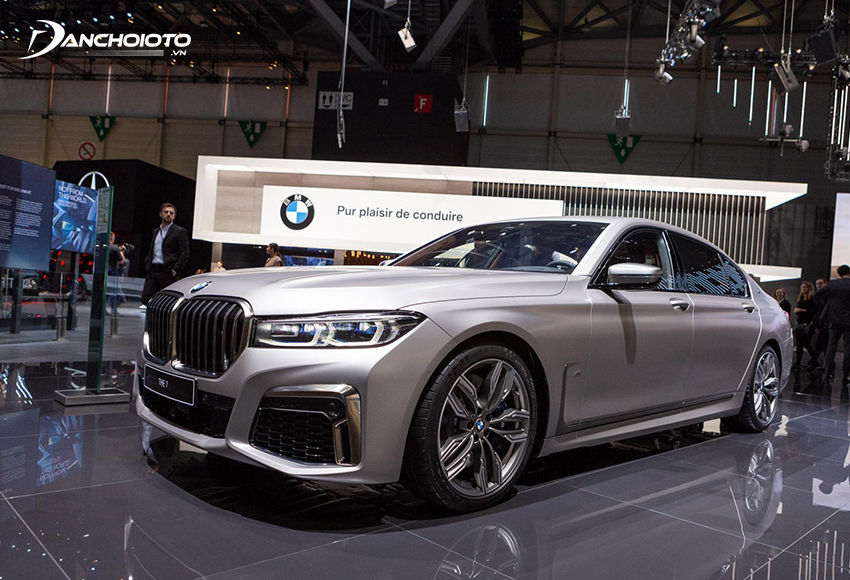 Xe sedan được xem là dòng xe thể hiện sự sang trọng và lịch lãm nhất
